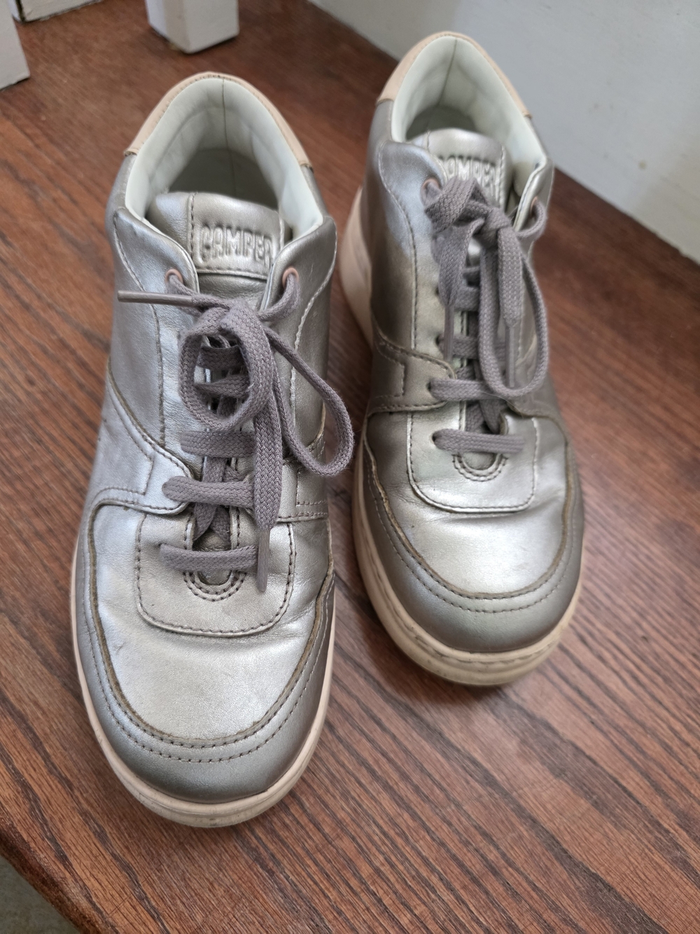 Camper beige wavy tread sole